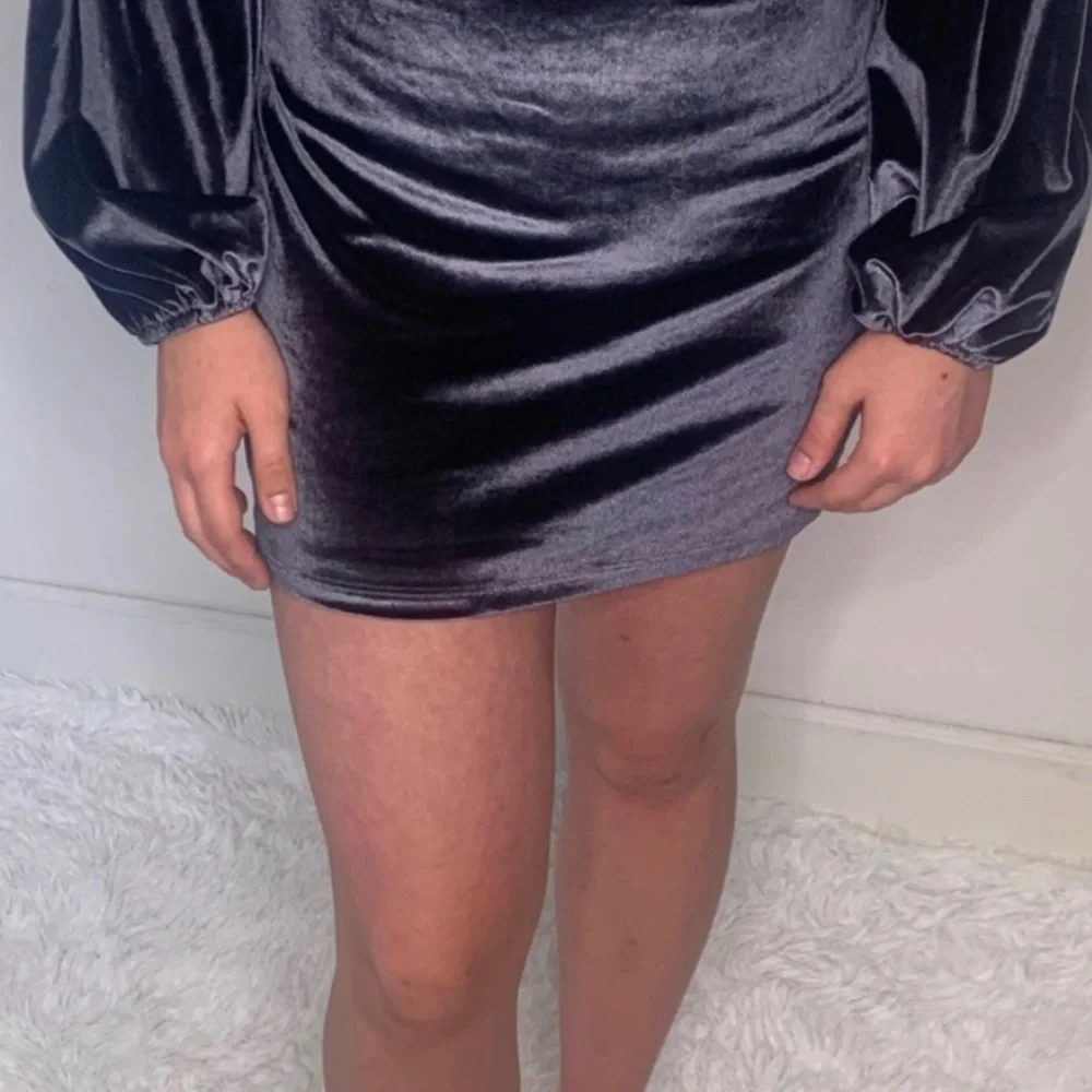 NBD Dee Dee Black Velvet One-Shoulder Mini Dress Puff Sleeve Party Cocktail - Picture 4 of 11